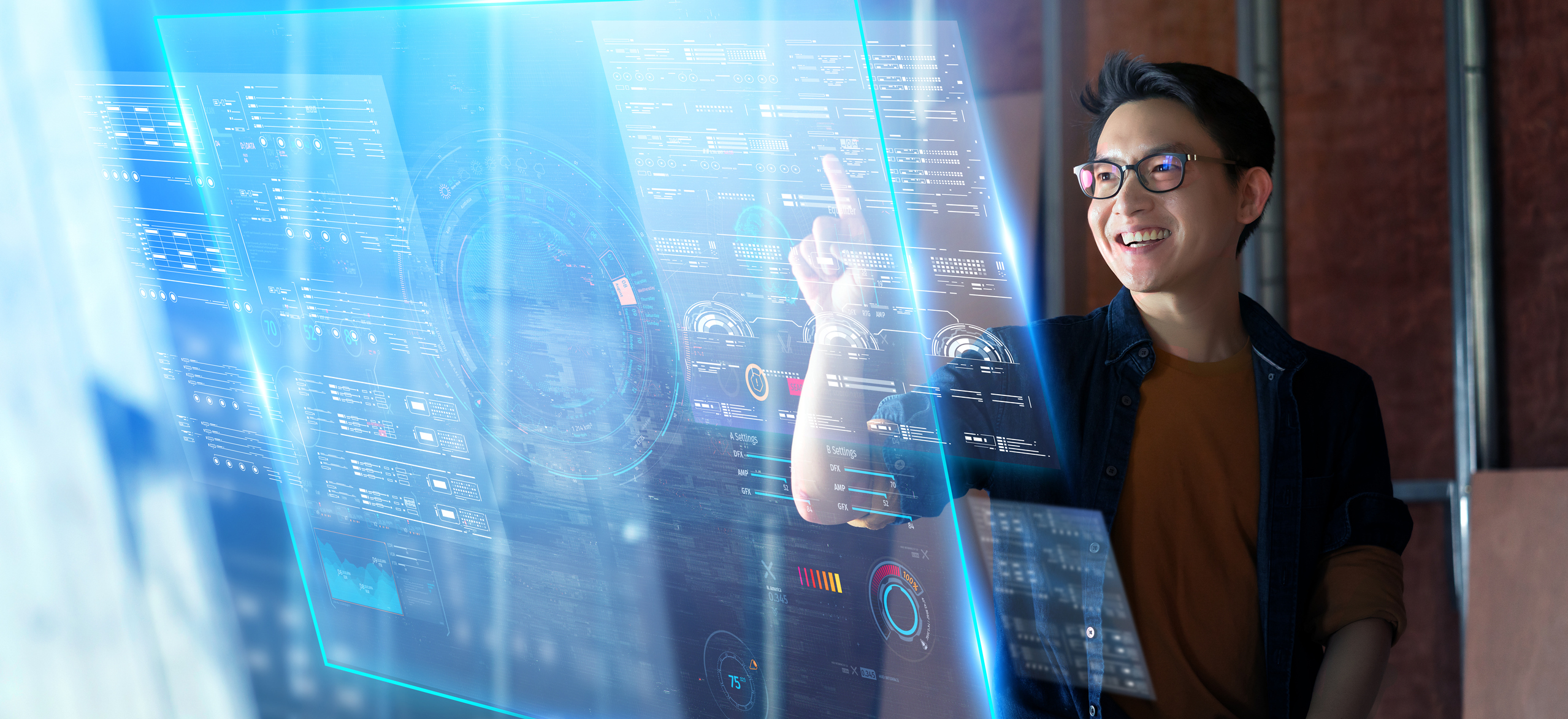 young asian entrepreneur male planing with virtual screen device business strategy ideas concept Un guide pratique des achats autonomes : Construire l’avenir que vous voulez voir